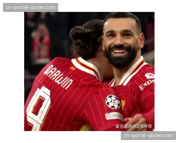 瞬间特写：点球被扑，萨拉赫掩面跪地，利物浦欧冠之旅告急